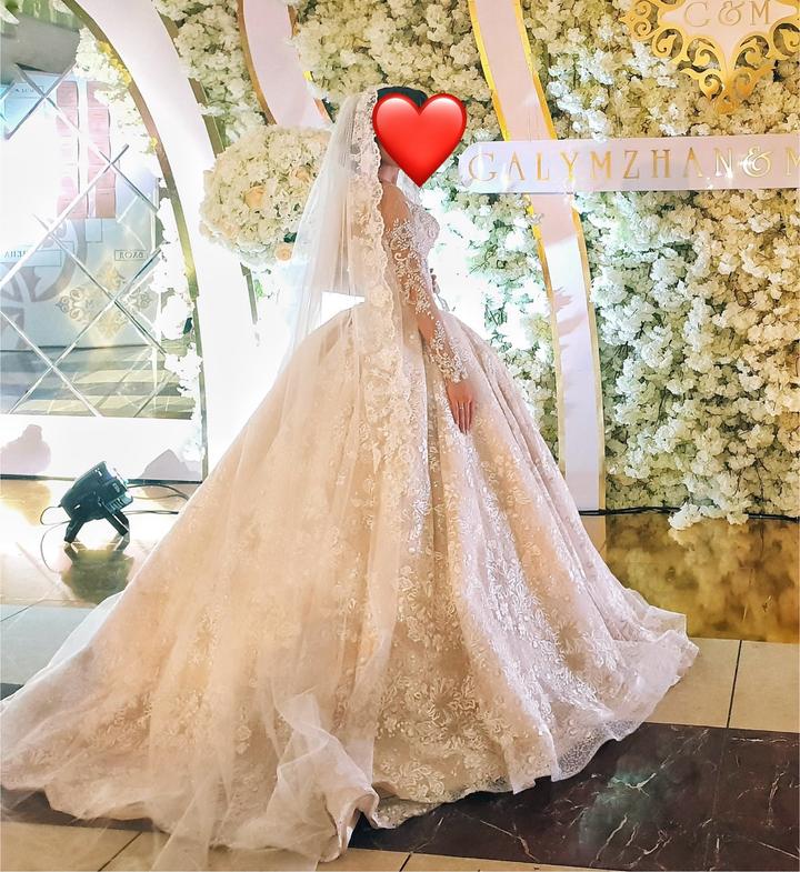 Шикарное свадебное платье