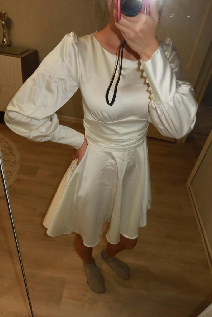 Белое короткое платье