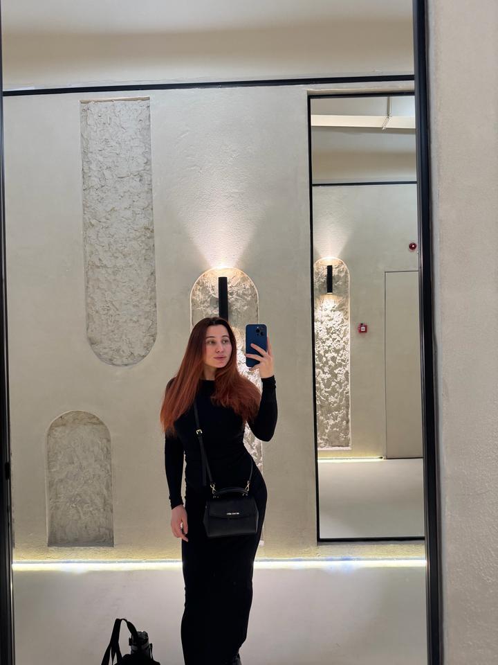 Платье под Skims от Zara с длинными рукавами , длина макси в черном цвете