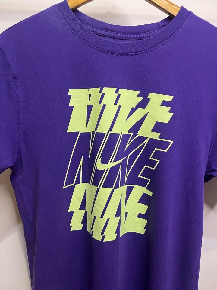 футболка Nike