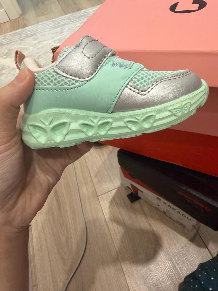 Кроссовки Kakadu