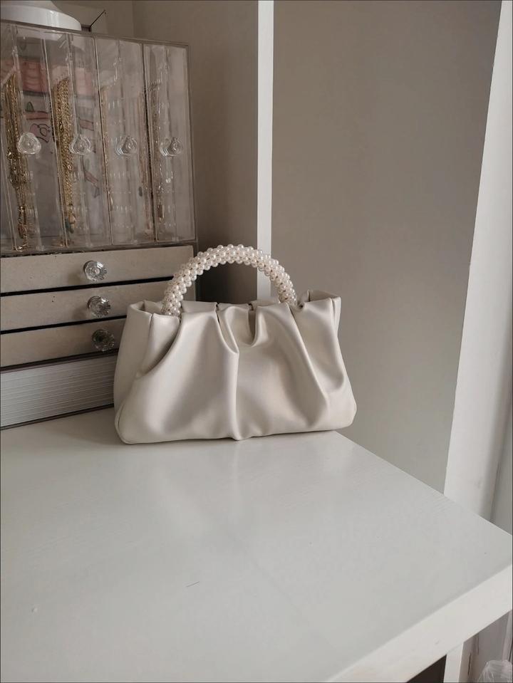 Платье в стиле ципао вместе с сумочкой