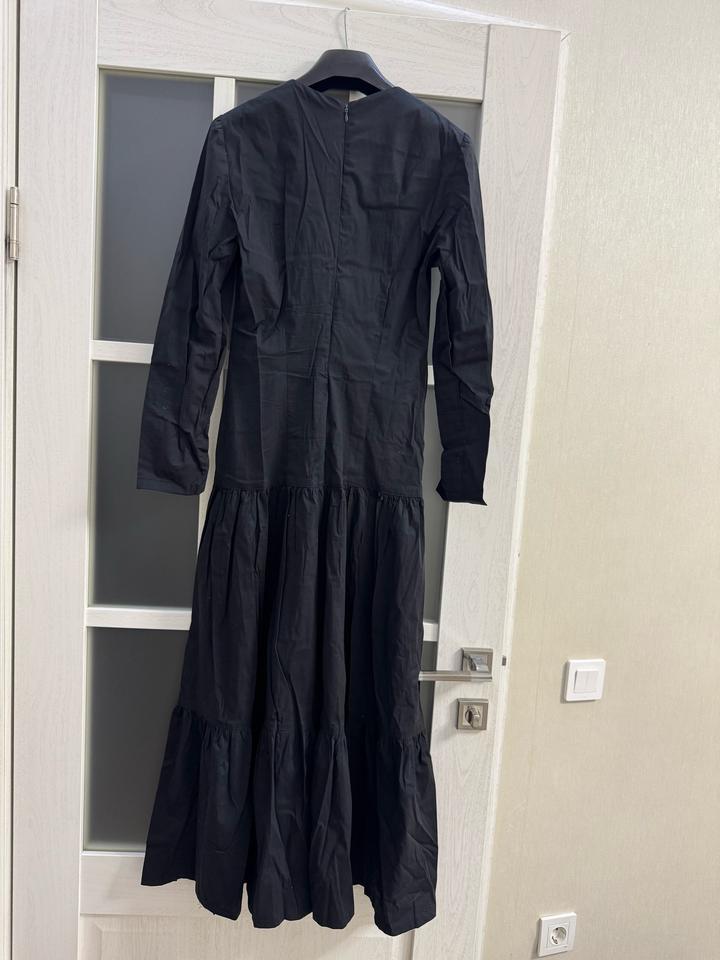 Длинное черное платье