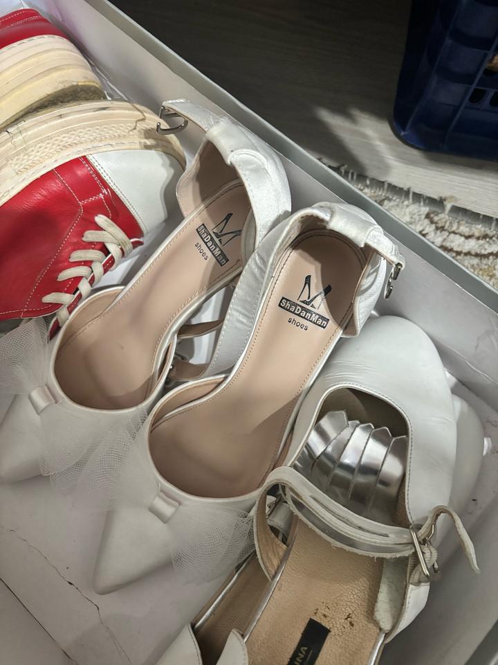 Белые туфли с бантиком