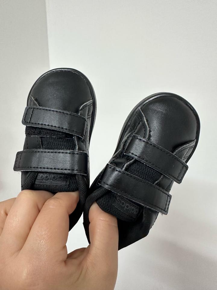 Кроссовки Adidas