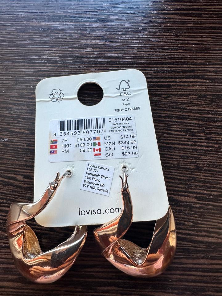 Канадские серьги Lovisa