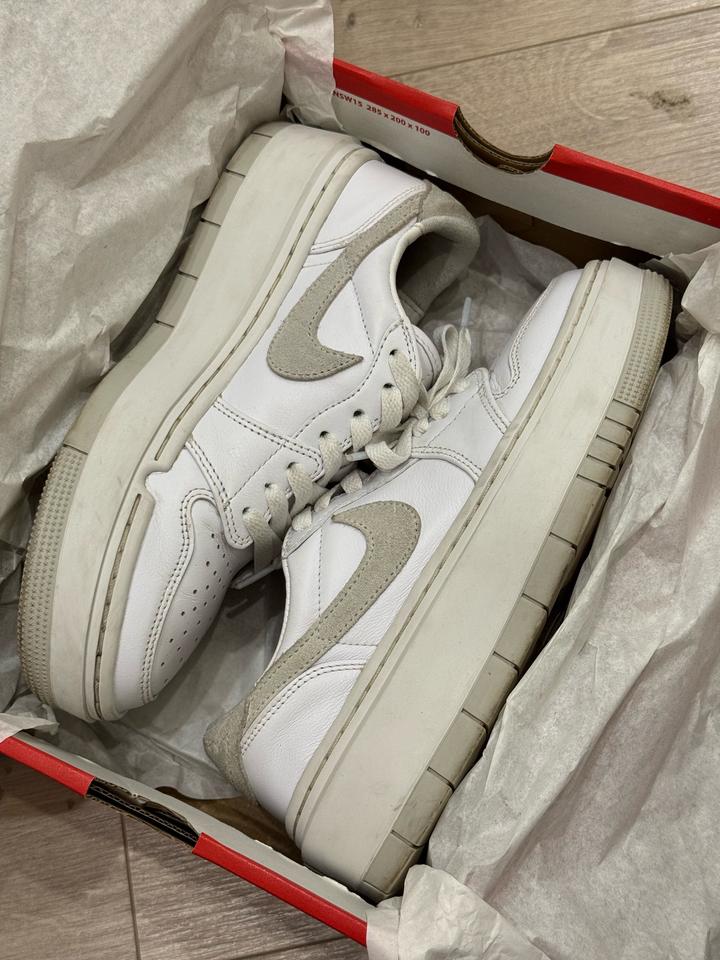 Кроссовки женские Найк