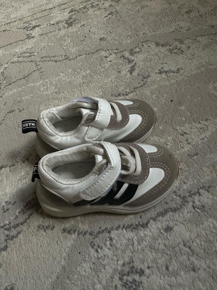 Детские кроссовки 👟