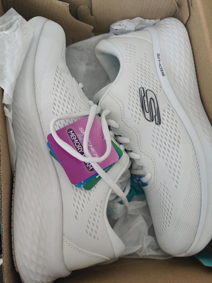 Кроссовки женские Skechers