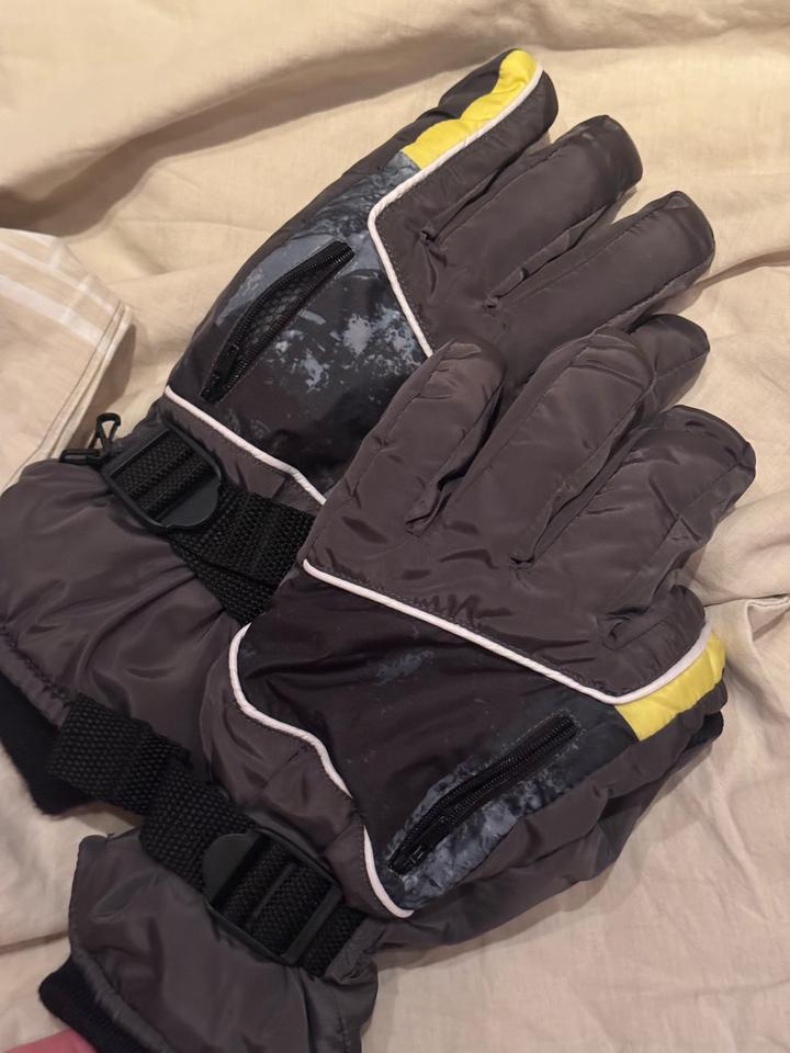 горнолыжные перчатки