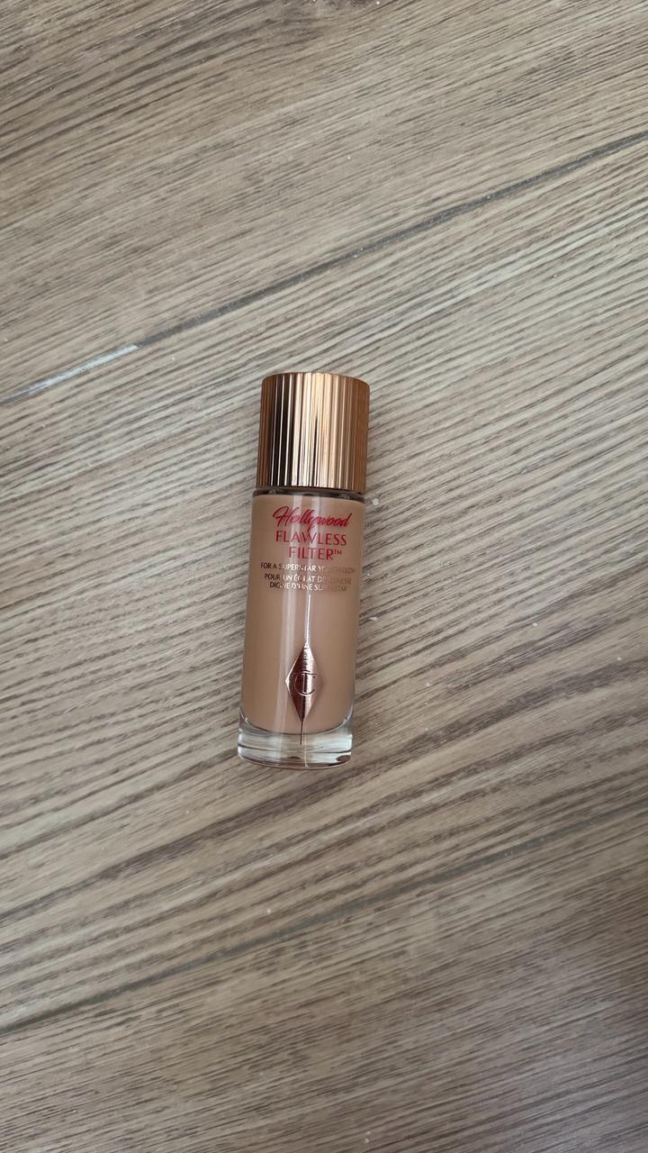 Сияющая флюидная база Charlotte Tilbury