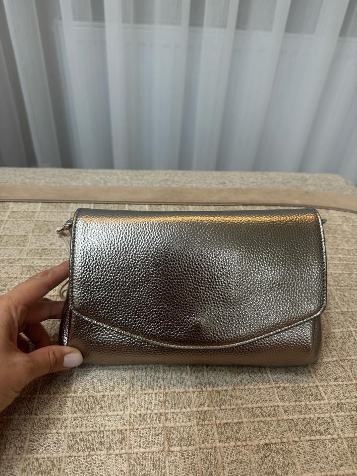 Клатч серебристый