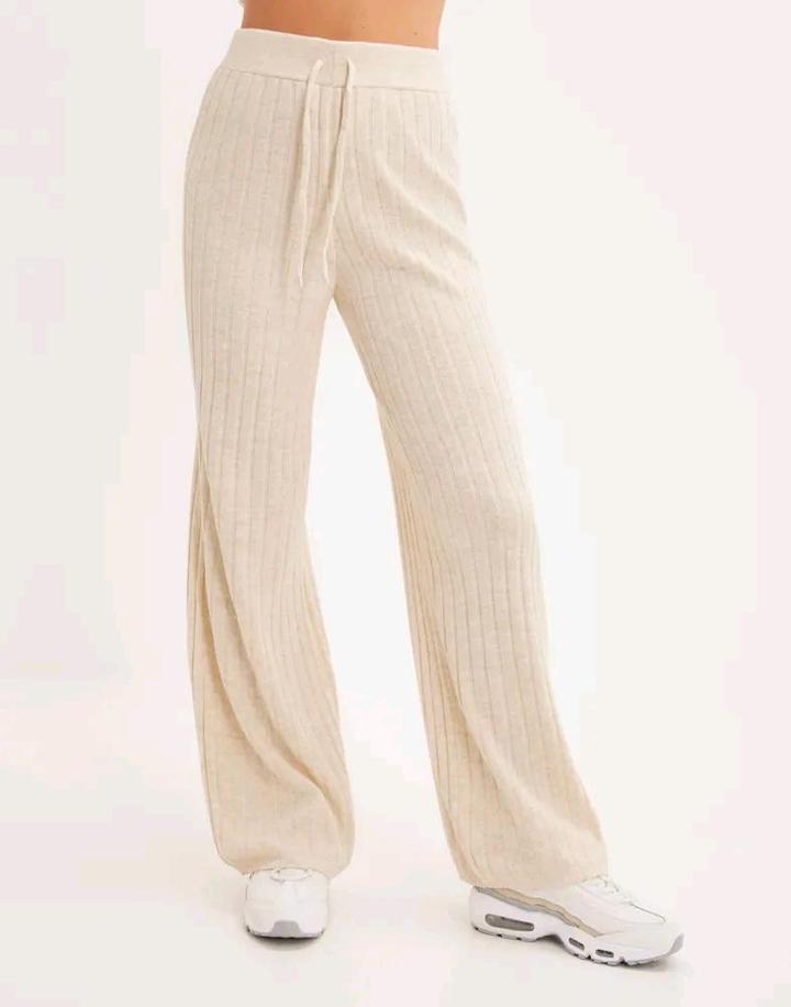 Штаны Stradivarius