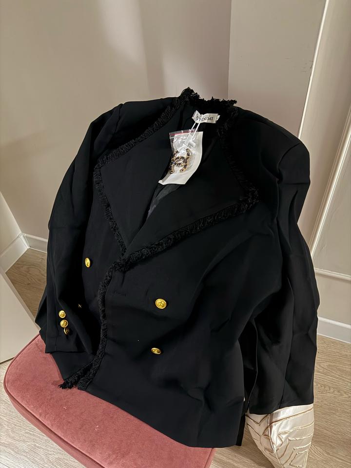Пиджак черный