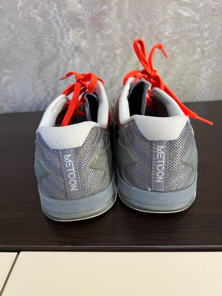 Кроссовки Nike