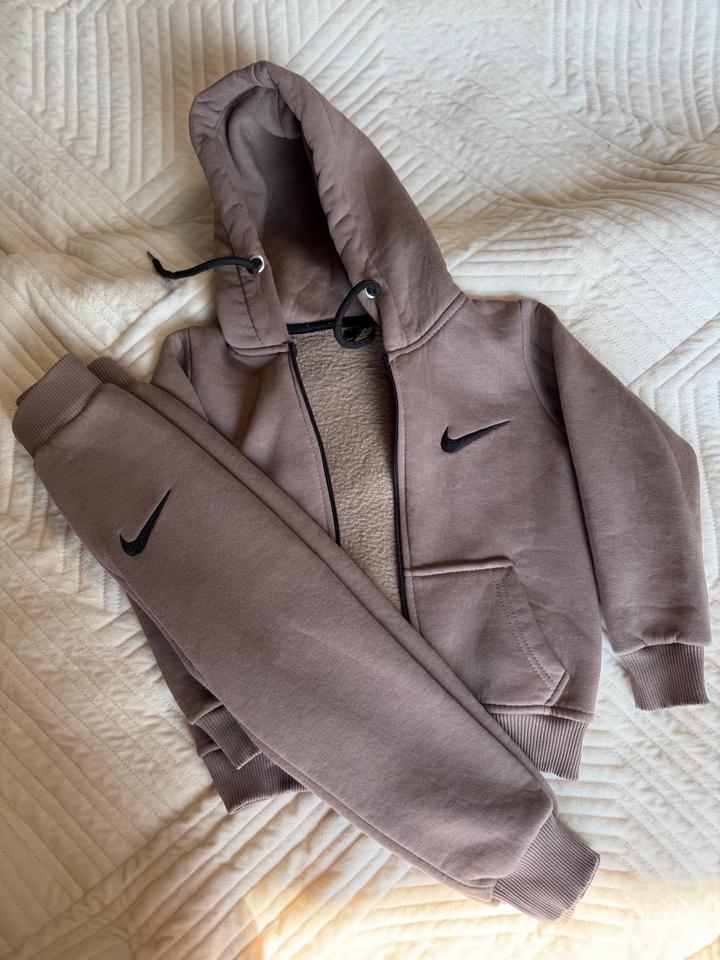 Теплый костюм в стиле Nike