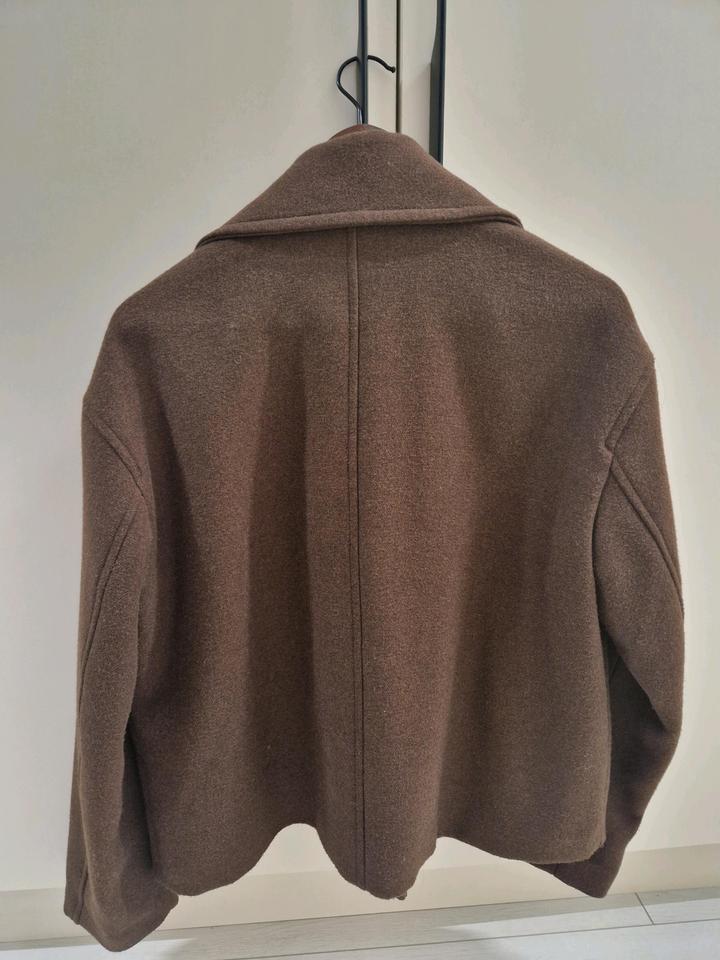 Стильное укороченное пальто