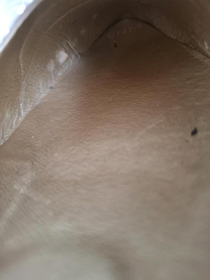 Золотистые туфли