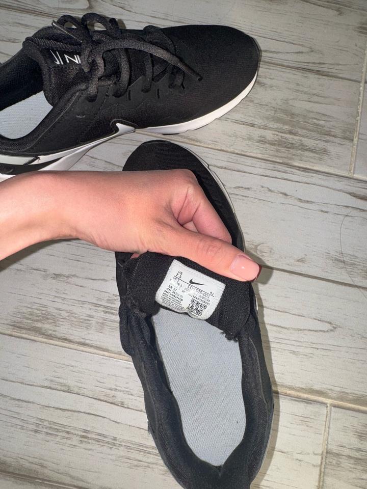 Кроссовки Nike