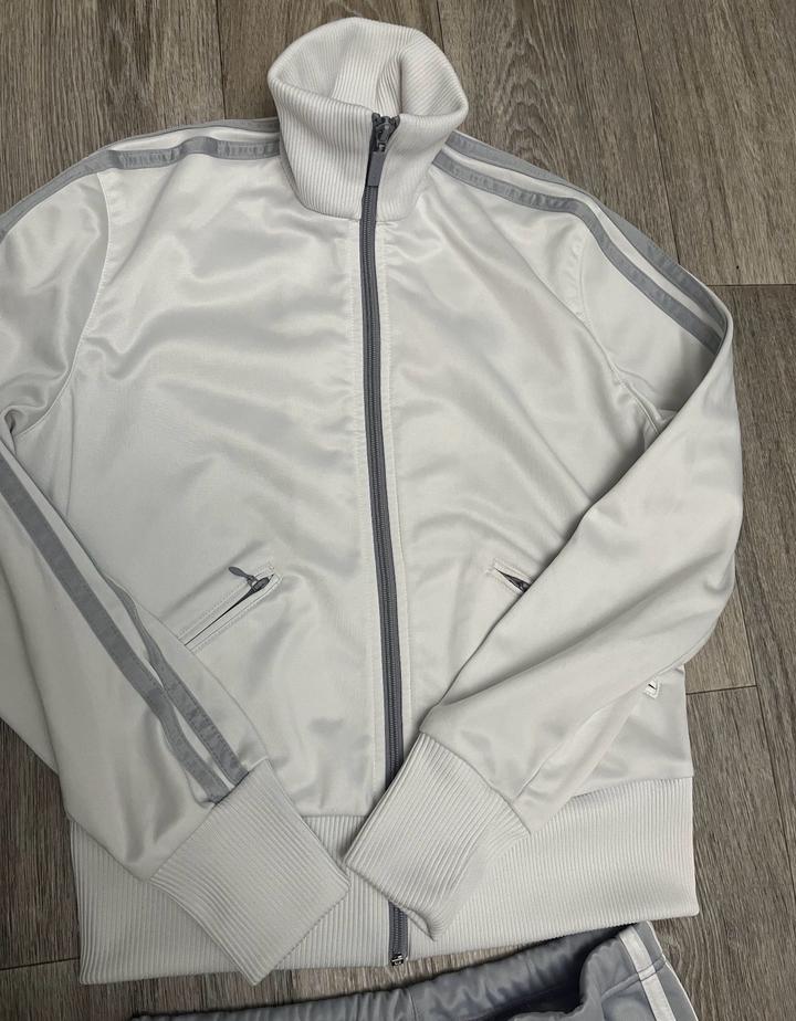 Продам спортивный костюм addic оригинал