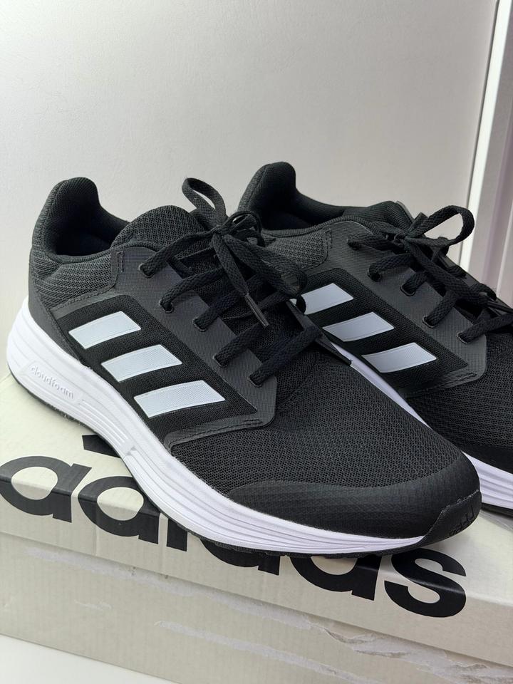 Adidas муж кроссы