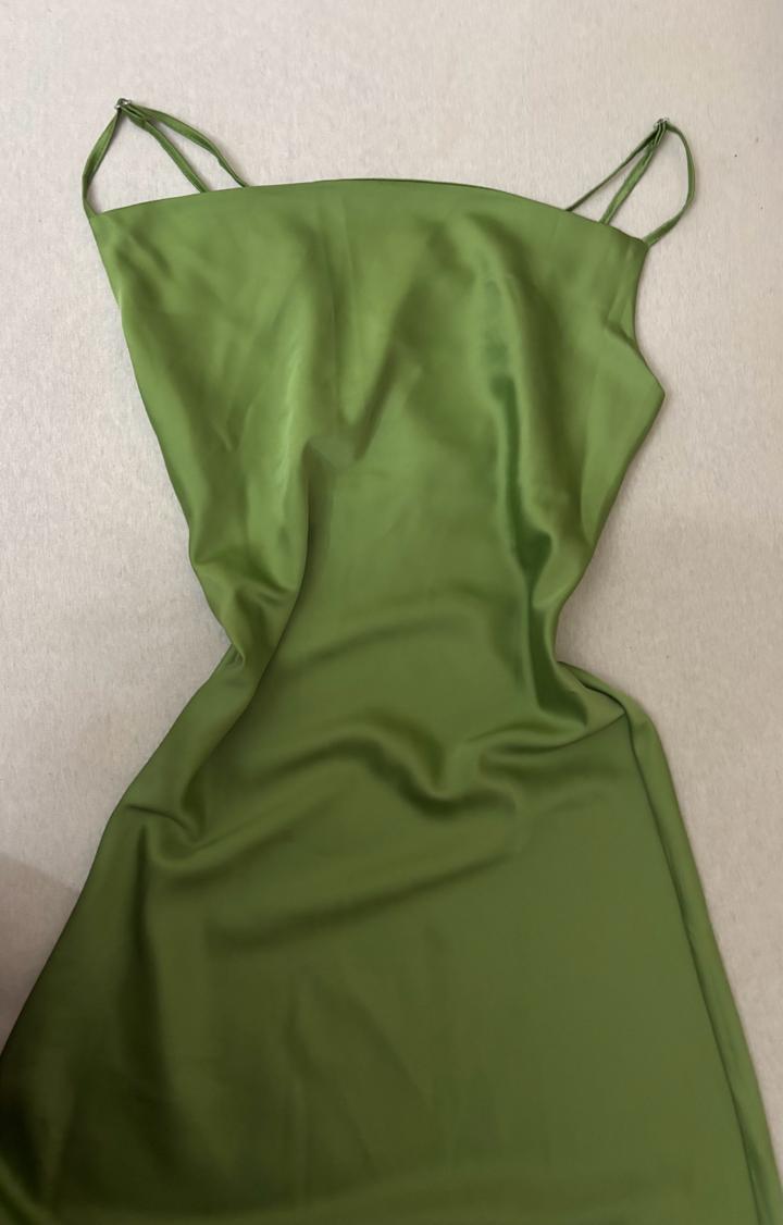 Зеленое длинное платье-комбинация