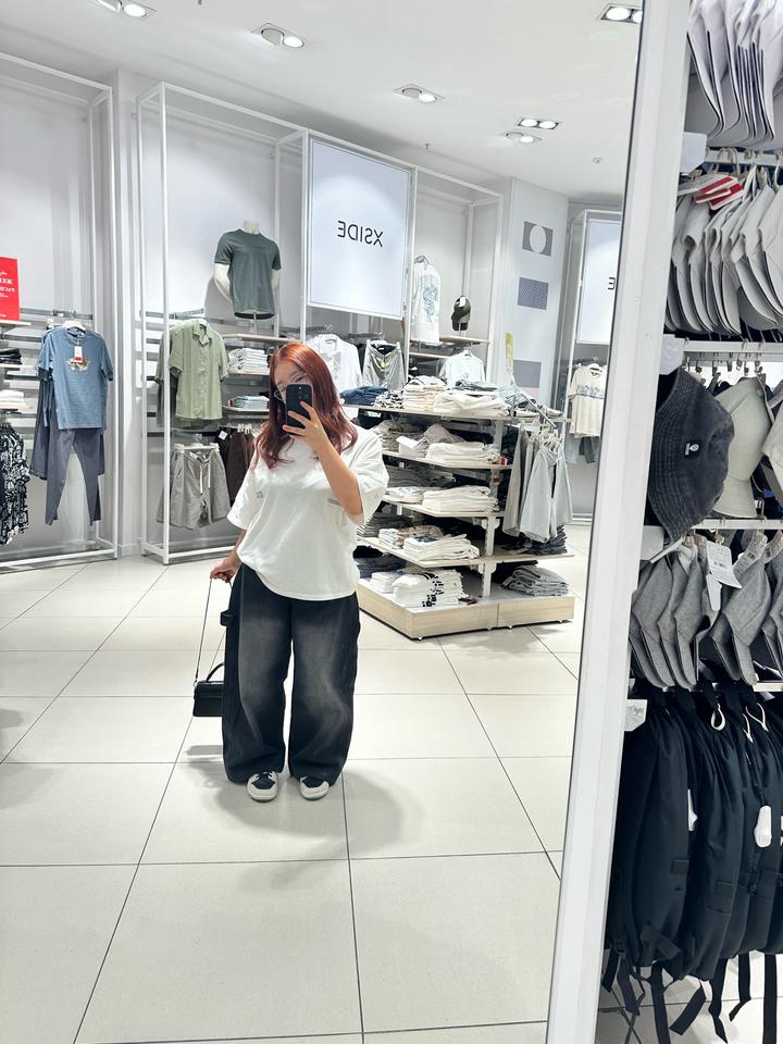 Джинсы черные BERSHKA