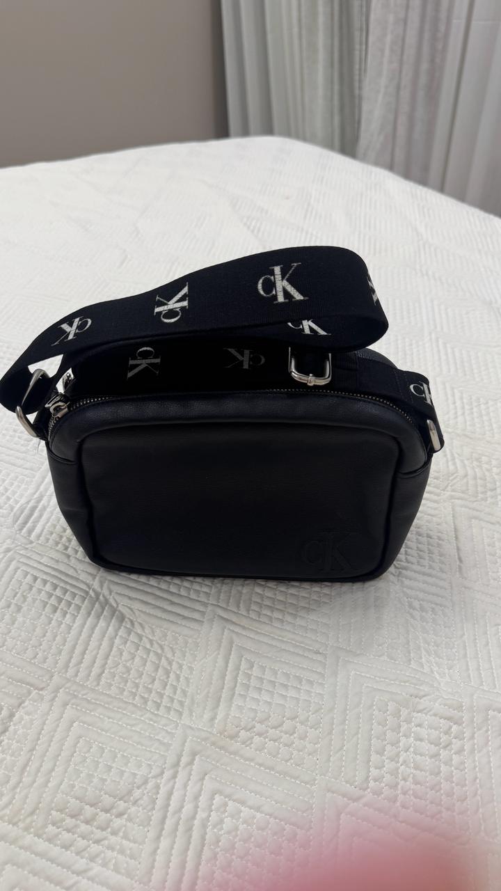 Сумка кроссбоди от Calvin Klein.Оригинал.