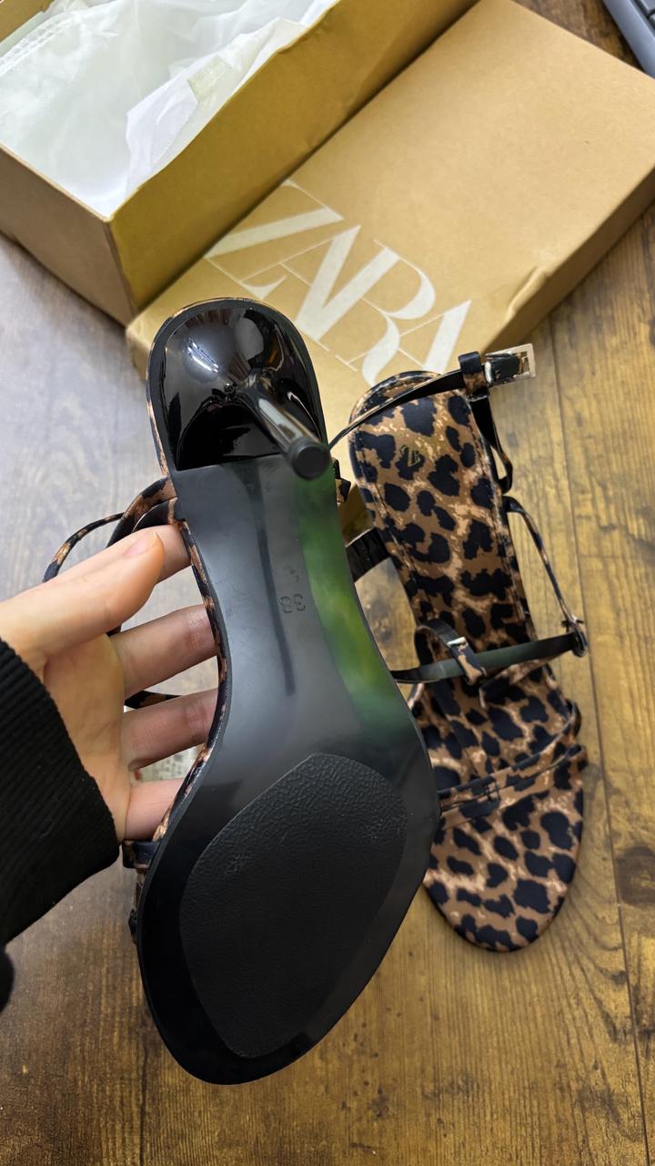 Босоножки Zara