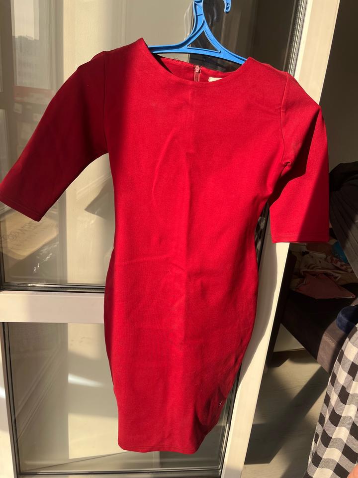 Бордовое платье по фигуре