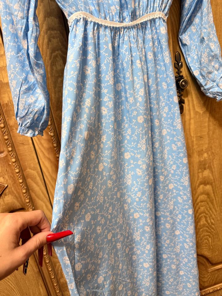 Нежное платье макси в цветочный принт
