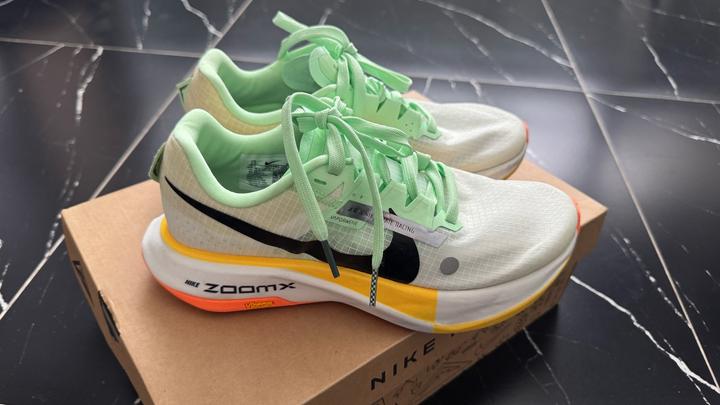 Кроссовки Nike