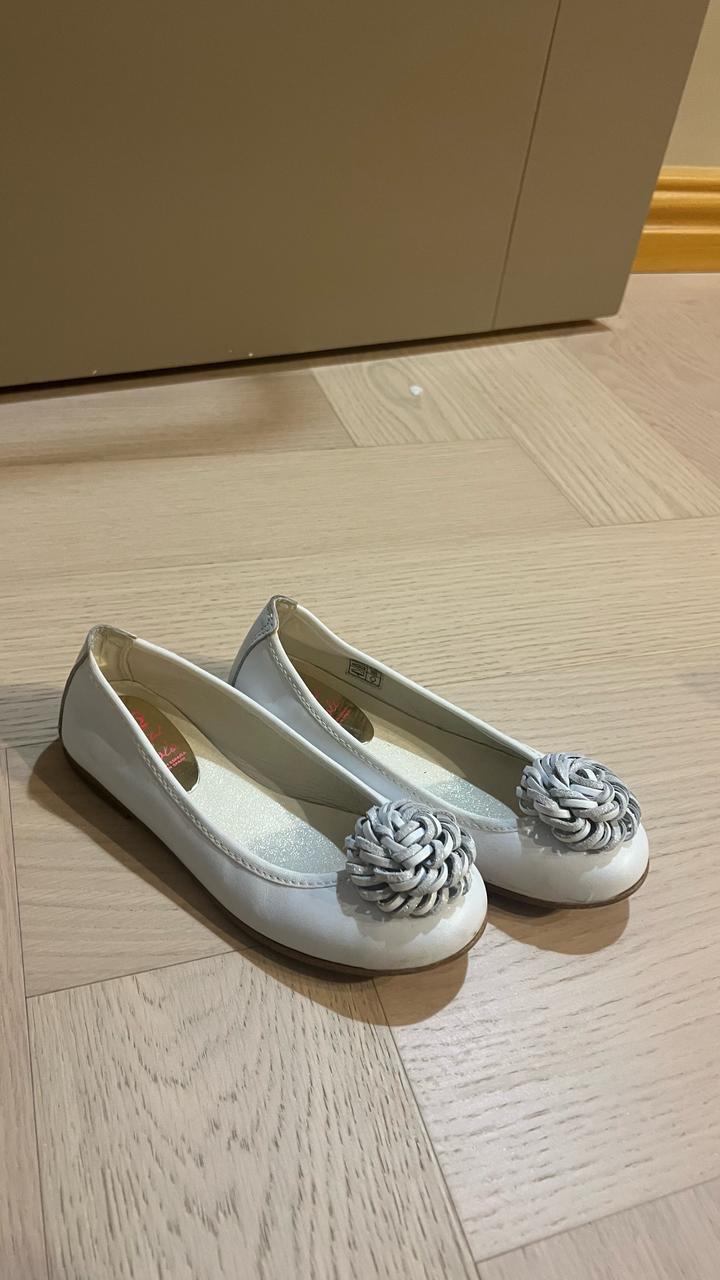 Белые нарядные детские балетки