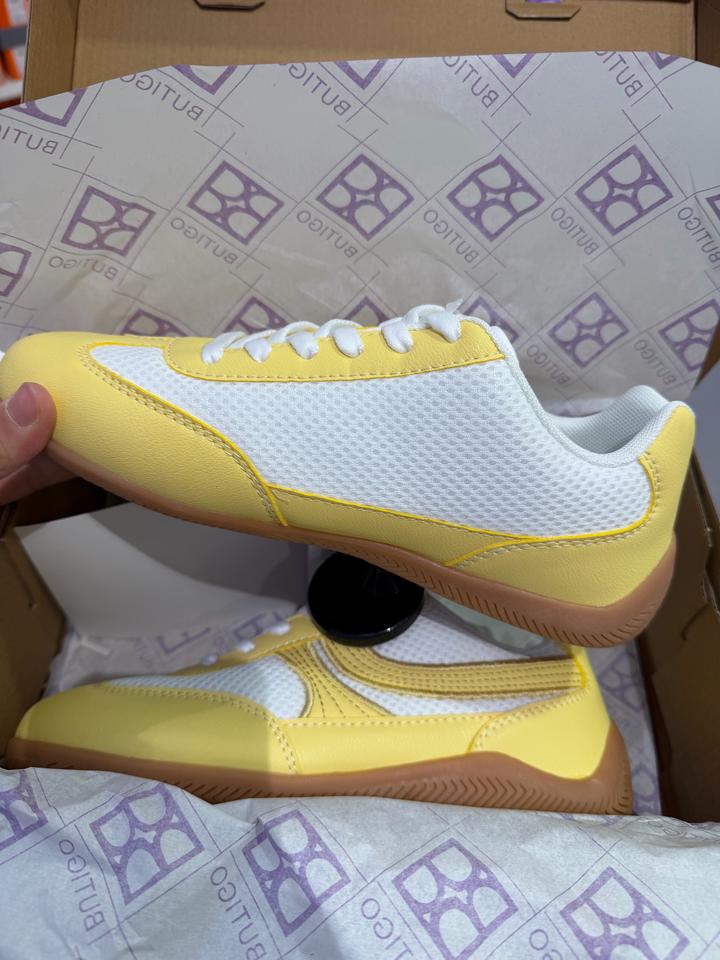 Кроссовки женские