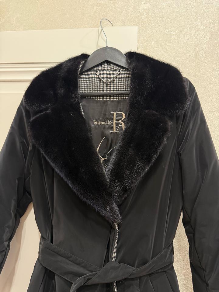 Лёгкая зимняя куртка с натуральным норковым воротником