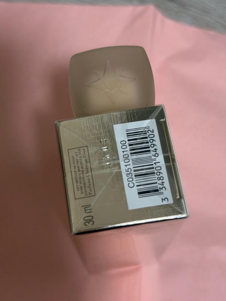 Dior Prestige Le Protecteur UV Jeunesse et Lumière SPF 50+ PA++++