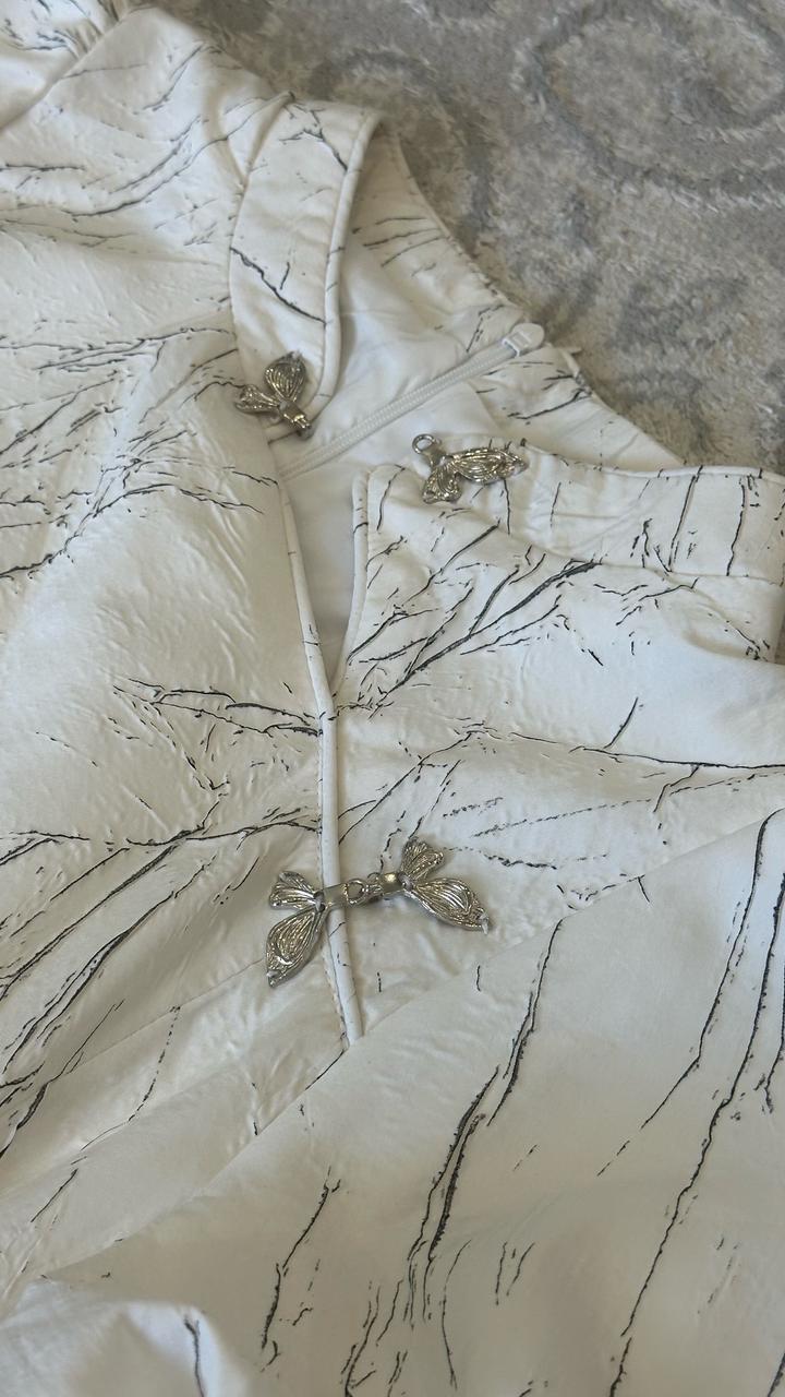 Платье в стиле ципао вместе с сумочкой