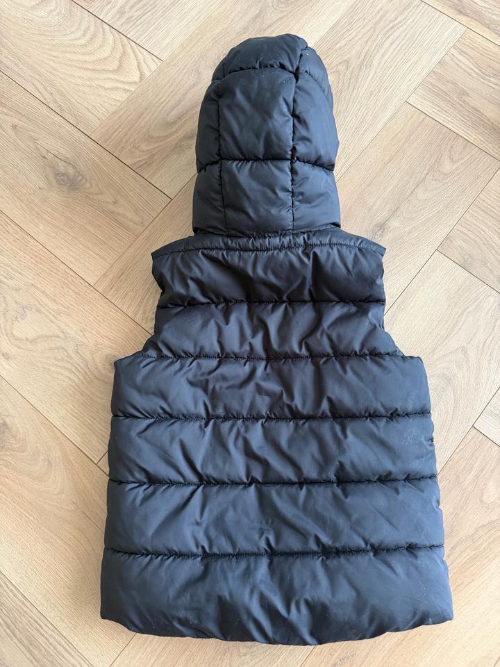 Безрукавка Benetton