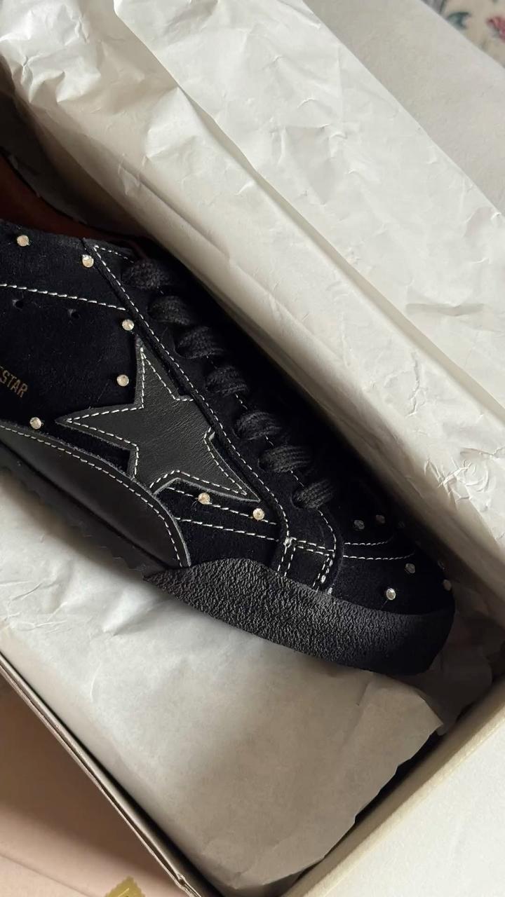 Golden goose true star