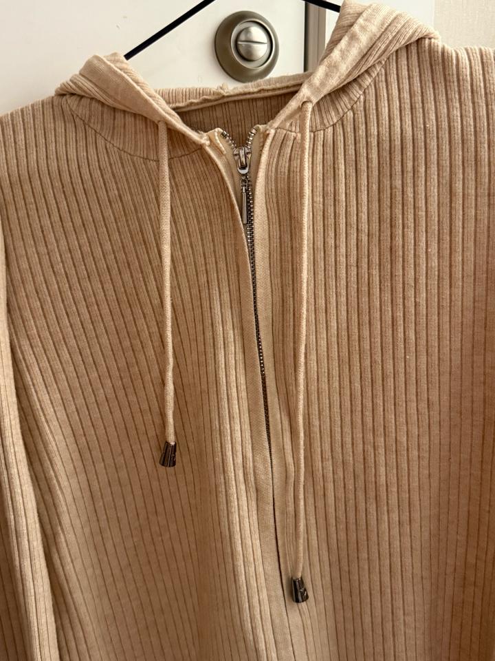 Кофта с капюшоном