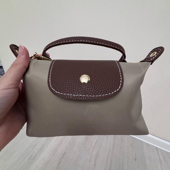 Мини-сумка Longchamp из нейлона с длинным ремешком