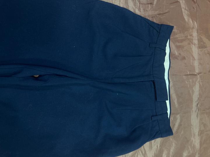 темно синие штаны Bershka