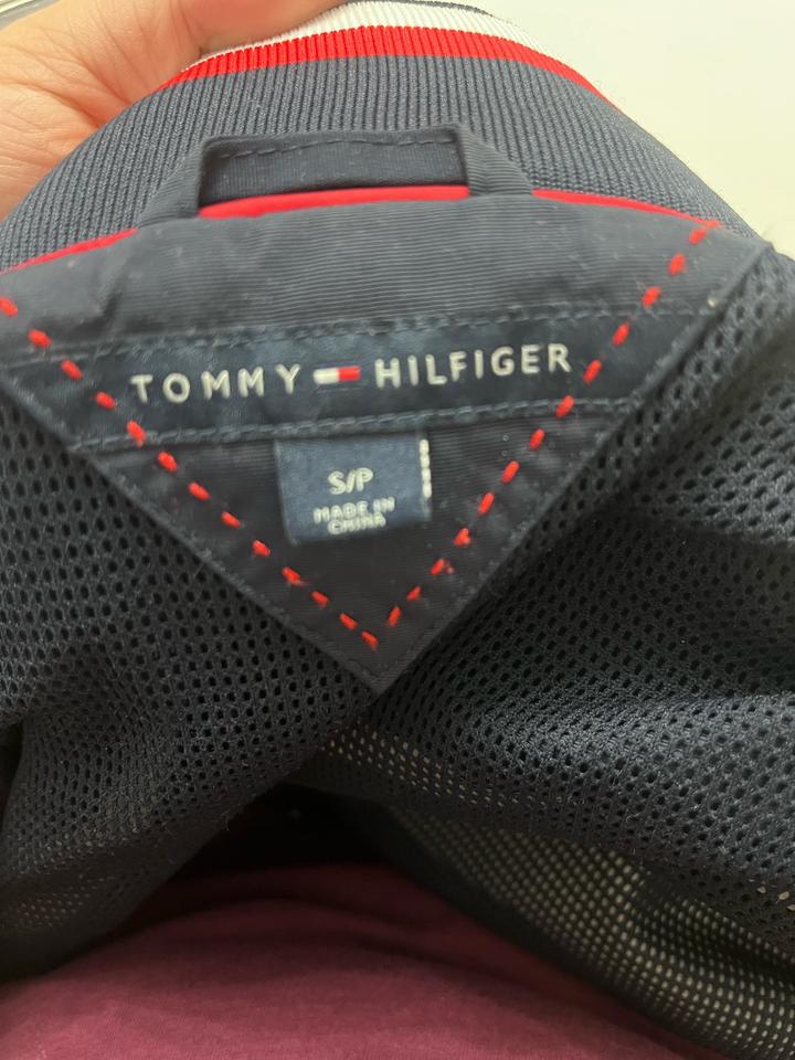 Ветровка от Tommy Hilfiger