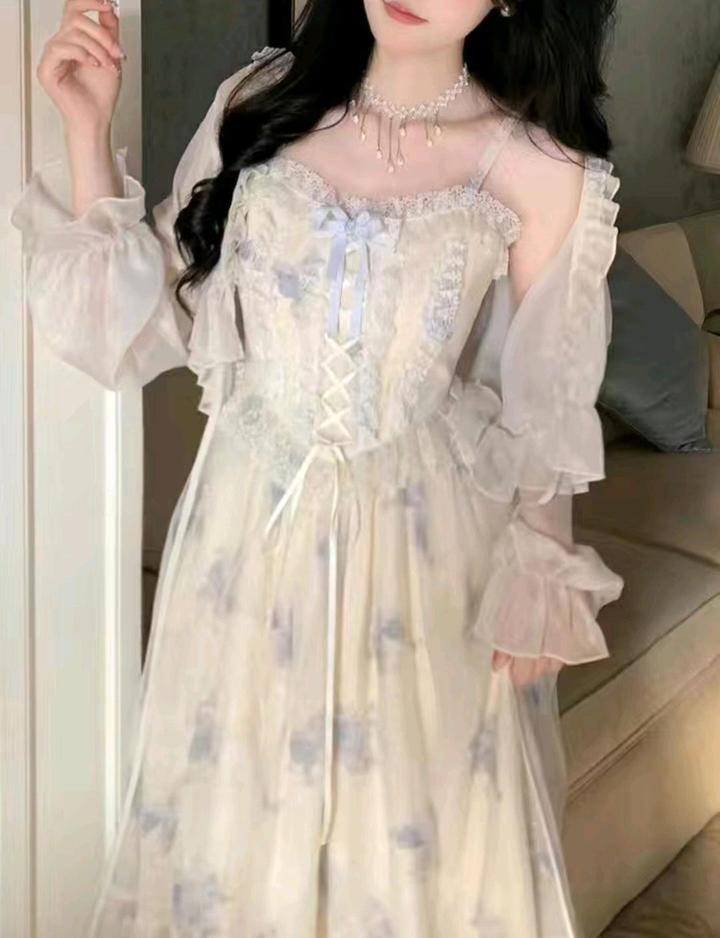 Платье с накидкой