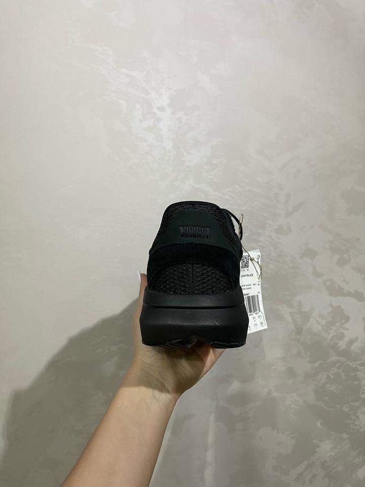 Кроссовки adidas