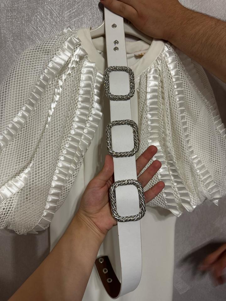 Белое нарядное платье