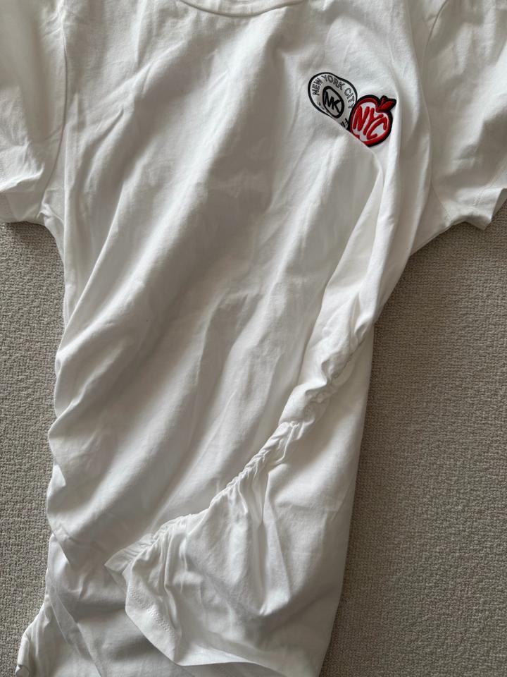 Новая футболка от MK