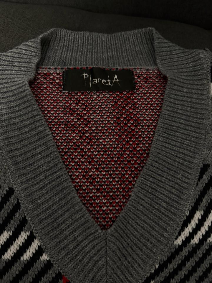 Свитер в клетку