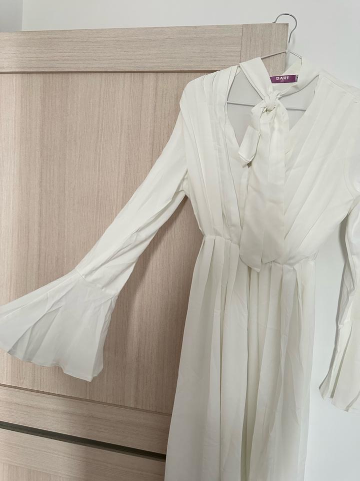 Белое платье