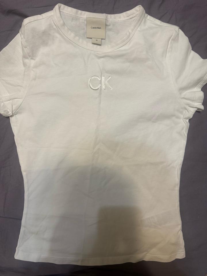 Белая футболка Celvin Klein